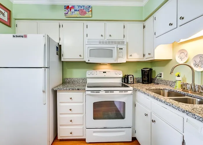 Coastal Murrells Inlet Condo With Balcony!