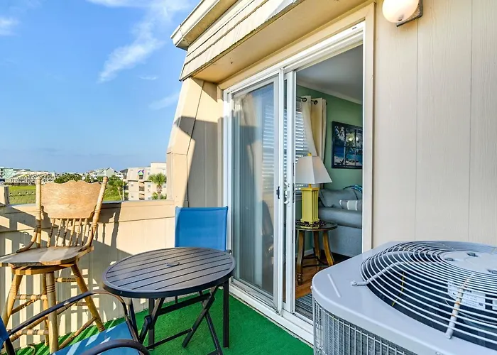 Coastal Murrells Inlet Condo With Balcony!